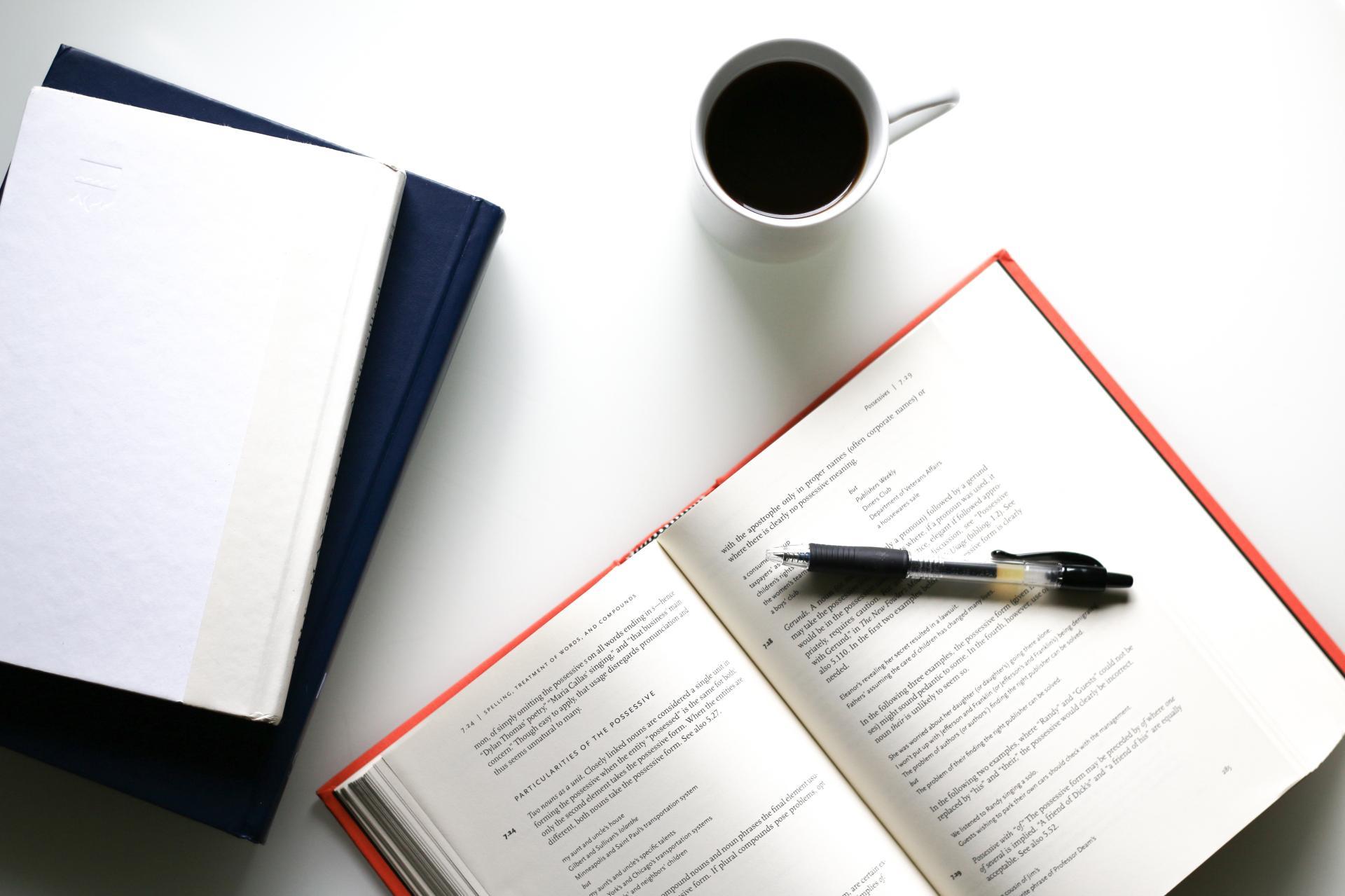 咖啡_ 書_ 筆(Coffee_ Books _ Pen)-大圖_愛給網_aigei_com.jpg