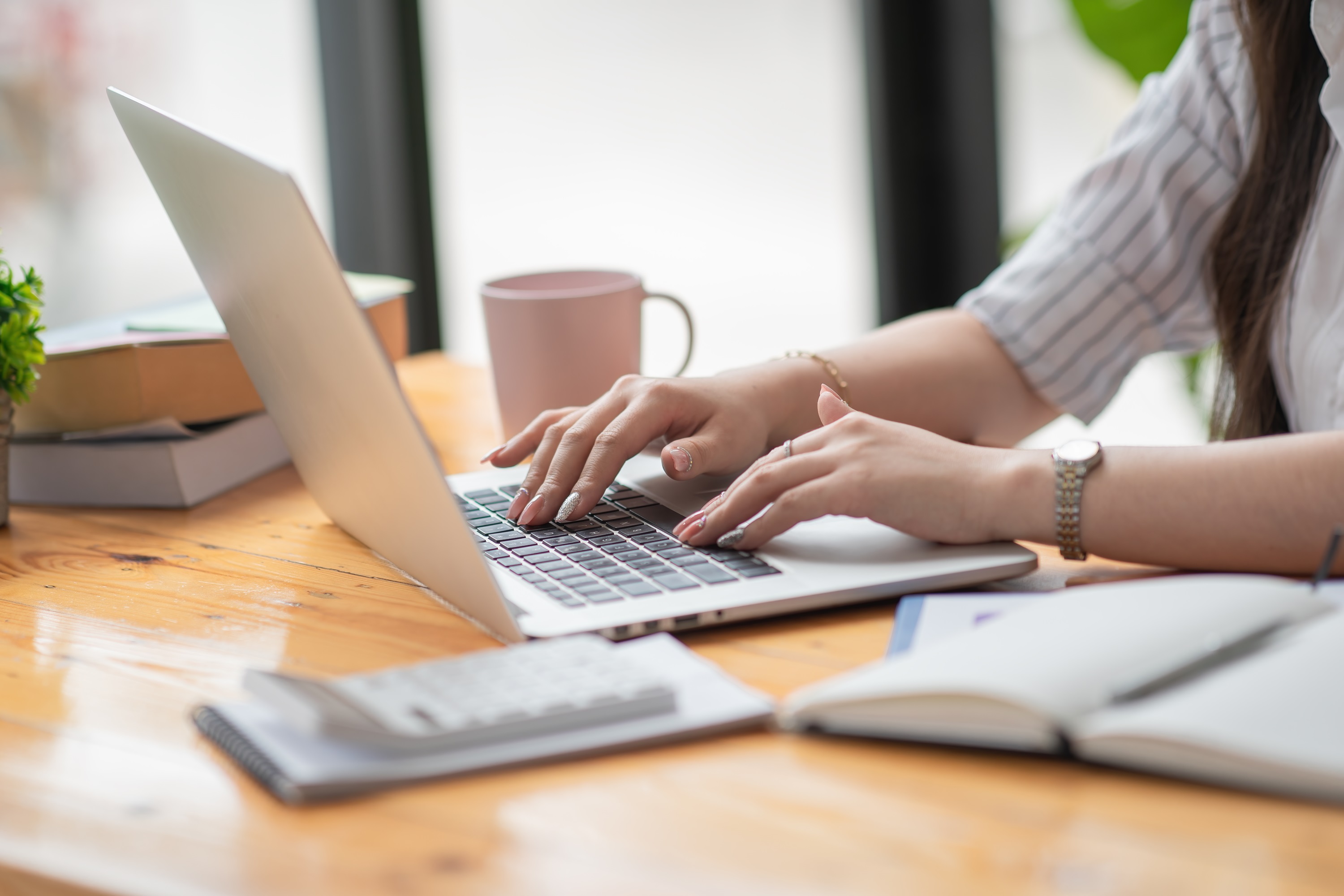 企業培訓系統平臺 實現便捷、高效的企業在線培訓-問鼎云學習.jpg